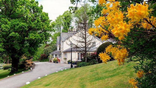 BRIERY WOOD COUNTRY HOUSE header image