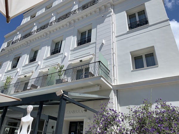LE CANBERRA CANNES header image