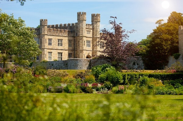 LEEDS CASTLE, CANTERBURY CATHEDRAL & DOVER header image