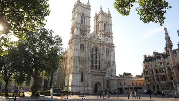 ROYAL LONDON WITH WESTMINSTER ABBEY AND AFTERNOON TEA header image