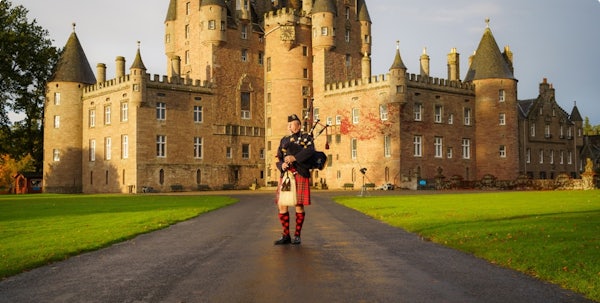 CASTLE TOUR header image