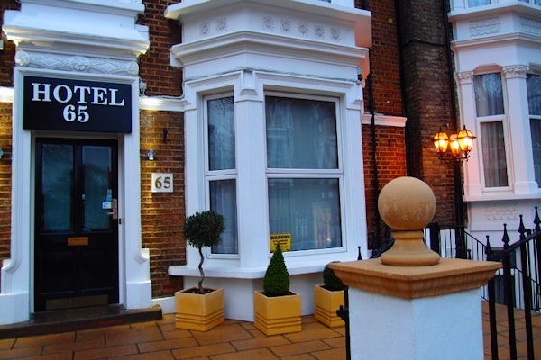 HOTEL 65 header image