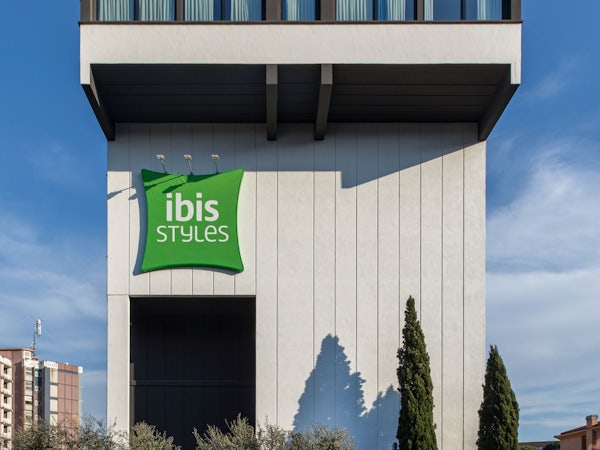 IBIS STYLES ROMA AURELIA header image