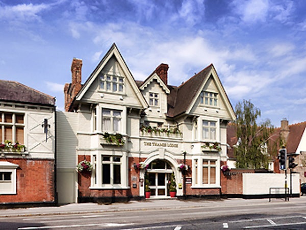 MERCURE STAINES header image