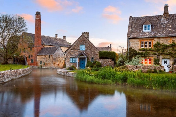 FULL DAY SHAKESPEARE, WARWICK &COTSWOLDS WITH DRIVER/GUIDE) header image