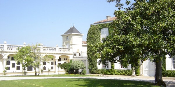 MEDOC WINE TOUR SHARED FULL DAY  FROM BORDEAUX header image