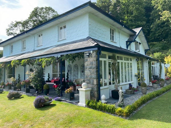 PLAS TAN-YR-ALLT header image