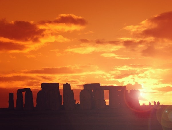 PRIVATE VIEWING OF STONEHENGE, PLUS BATH & LACOCK (SUNSET) header image
