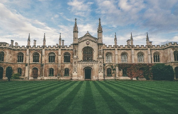 DIVE INTO HISTORY: CAMBRIDGE AND MEDIEVAL ENGLAND header image
